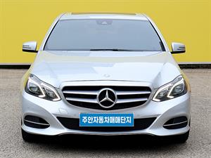 Mercedes Benz E class - Vista 2