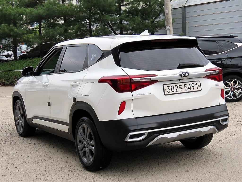 KIA Seltos - Vista 3