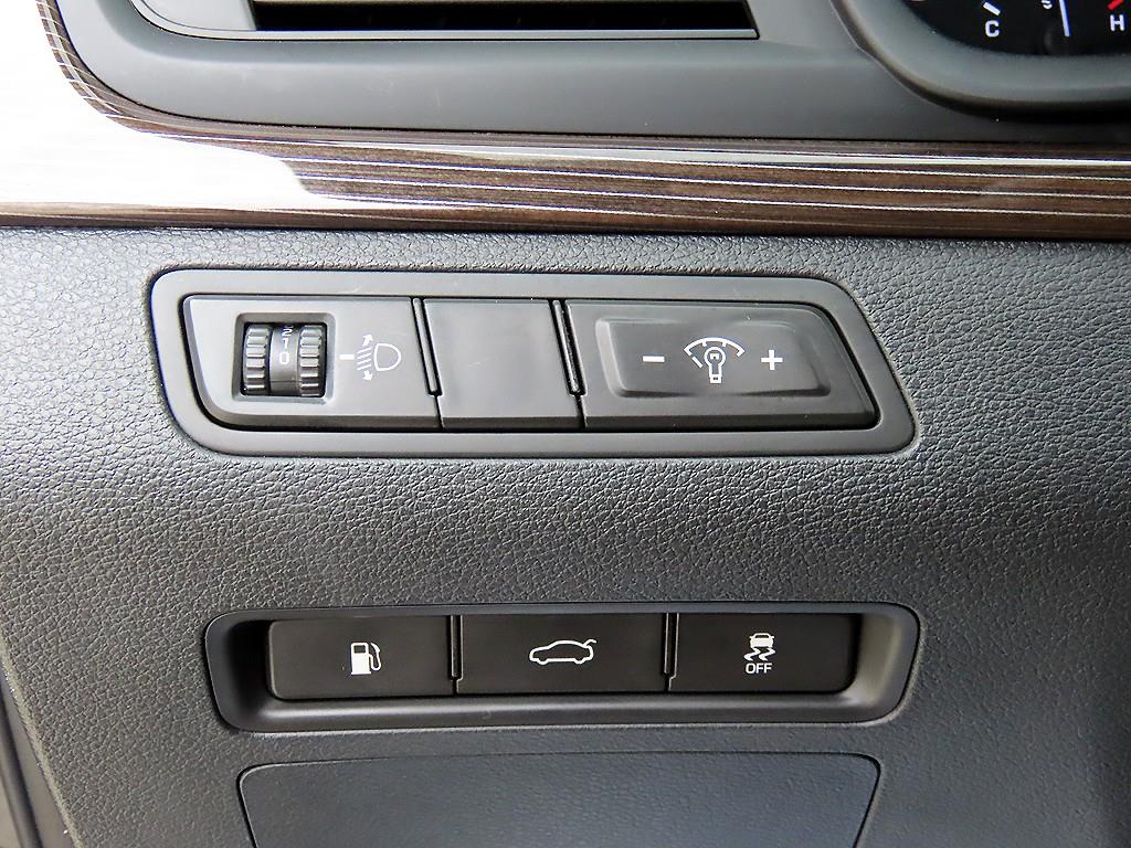 HYUNDAI Sonata - Vista 12