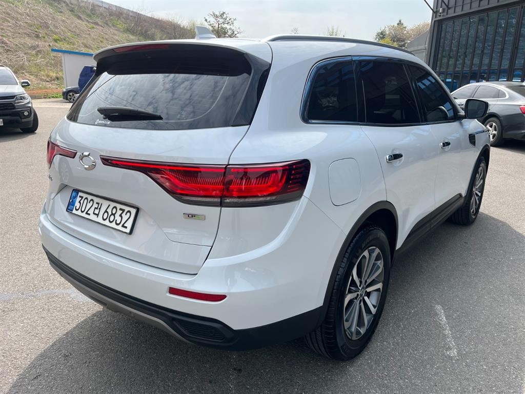 SAMSUNG QM6 - Vista 3