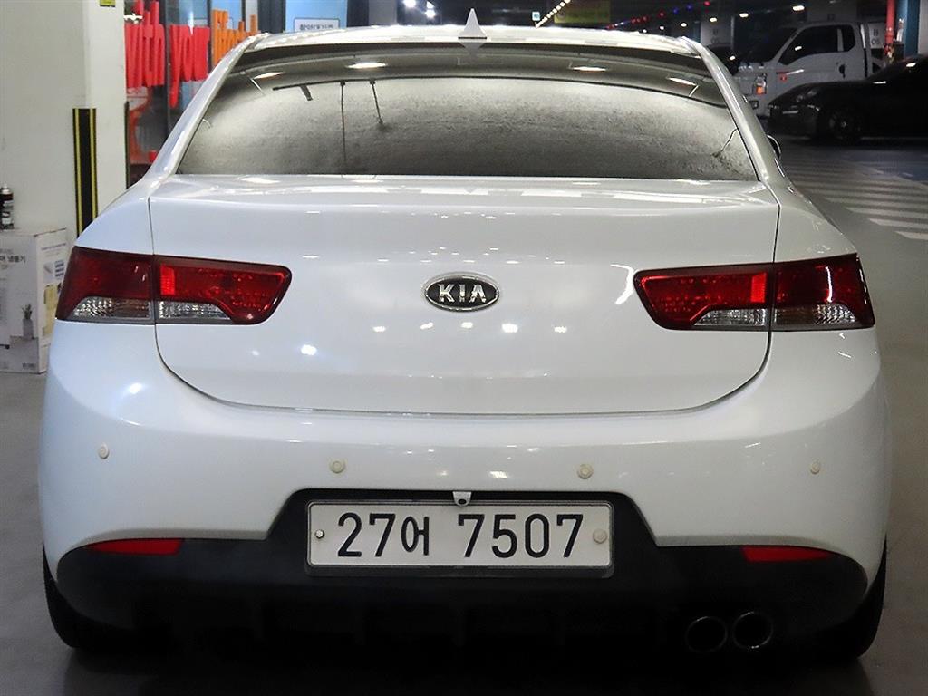 KIA Forte - Vista 5