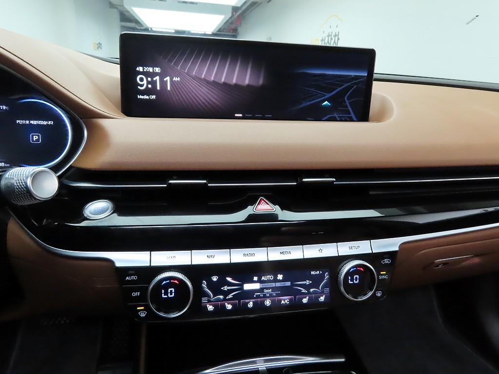 Genesis G80 - Vista 9
