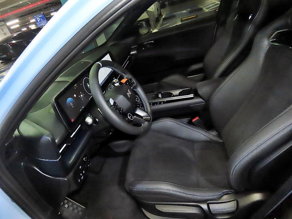 HYUNDAI Ioniq 6 - Vista 6