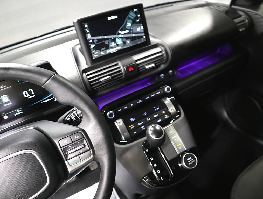 HYUNDAI Casper - Vista 10