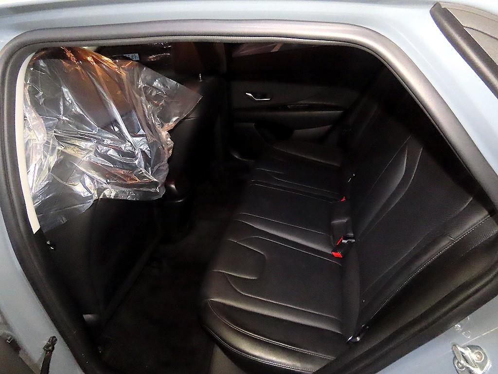 HYUNDAI Avante - Vista 7