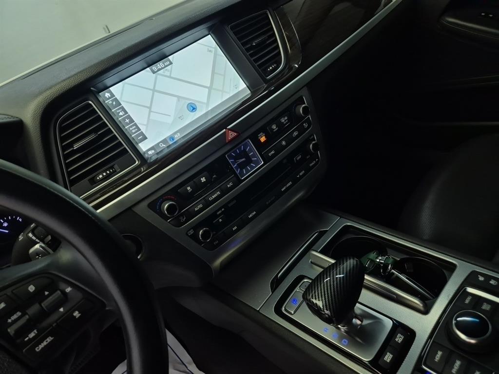 Genesis G80 - Vista 10