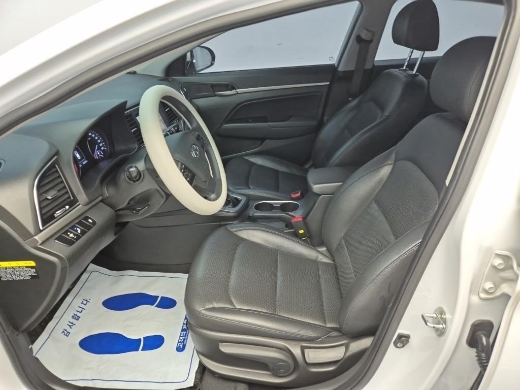 HYUNDAI Avante 2017 Blanco - Importación desde Corea - HF Imports Iquique - Foto 17