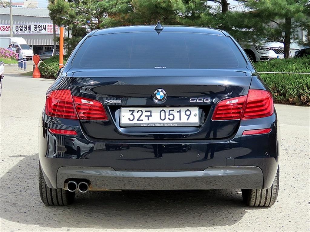 BMW 5 Series - Vista 4