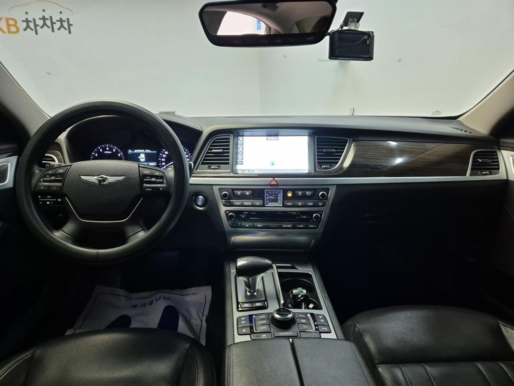 Genesis G80 - Vista 12