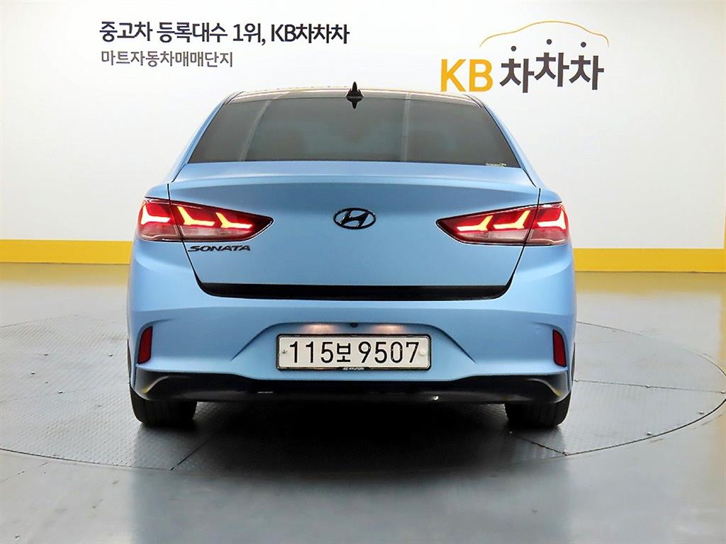 HYUNDAI Sonata - Vista 3