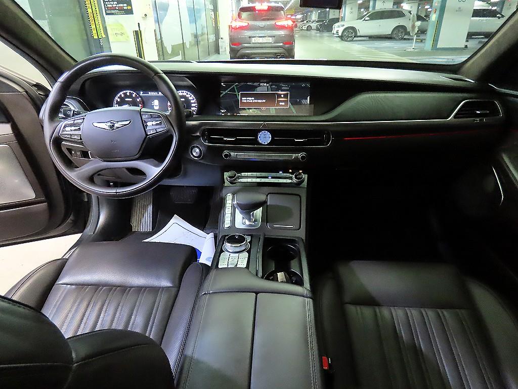 Genesis G90 - Vista 10