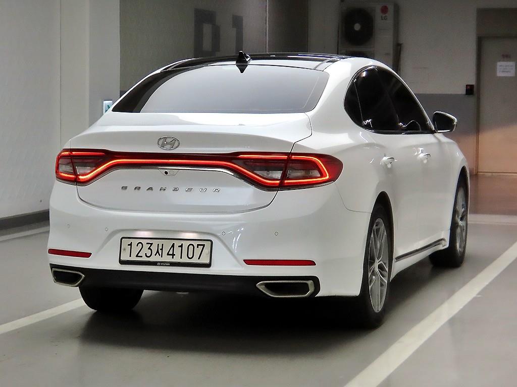 HYUNDAI Grandeur - Vista 4