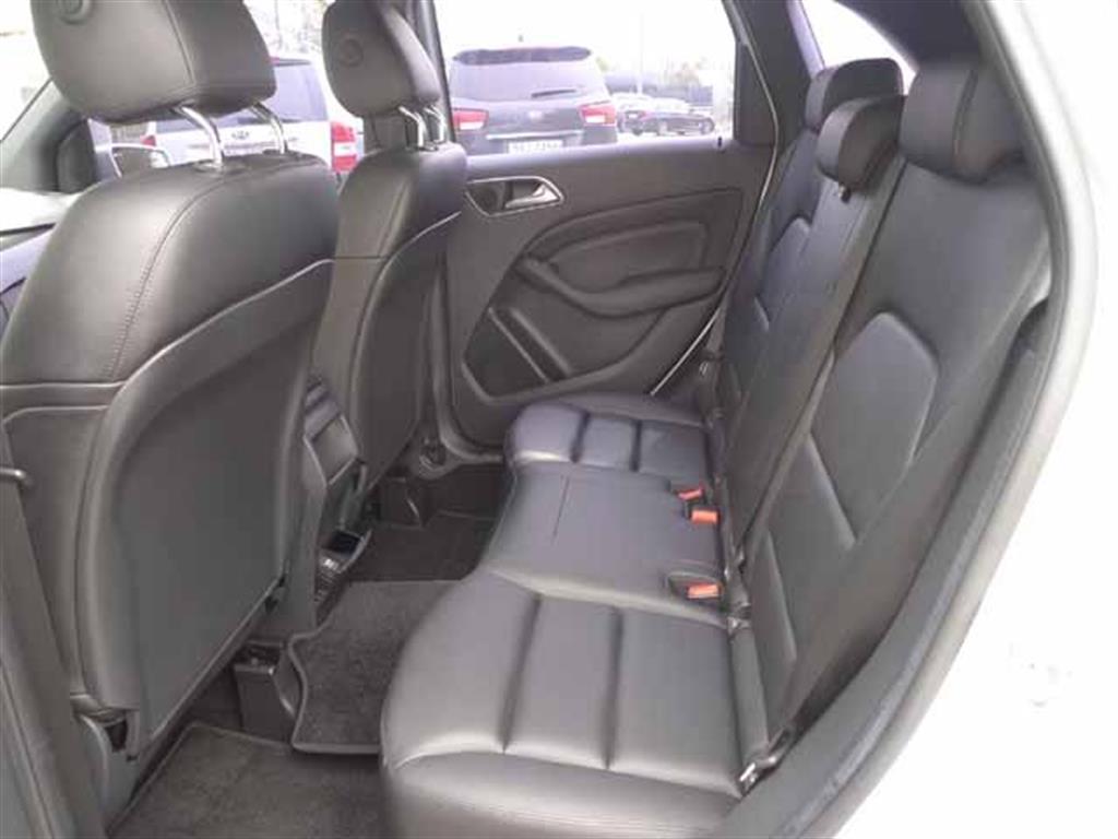 Mercedes Benz B Class (MY B) - Vista 12