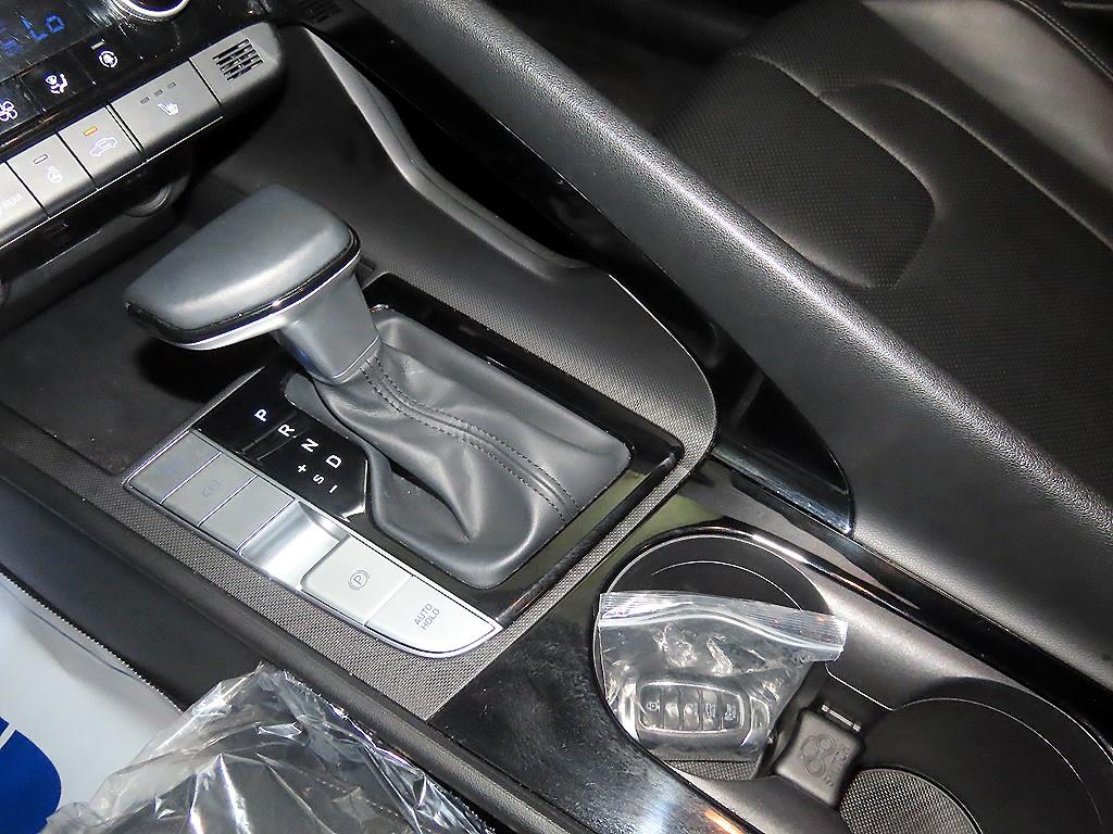 HYUNDAI Avante - Vista 12