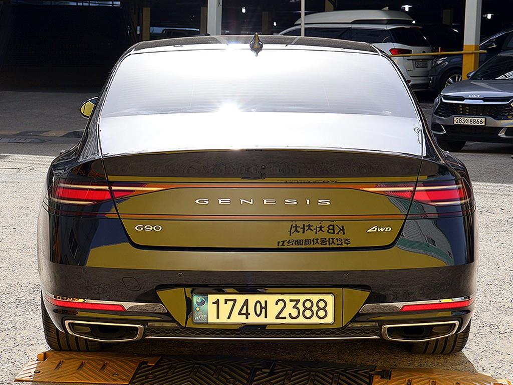 Genesis G90 - Vista 5