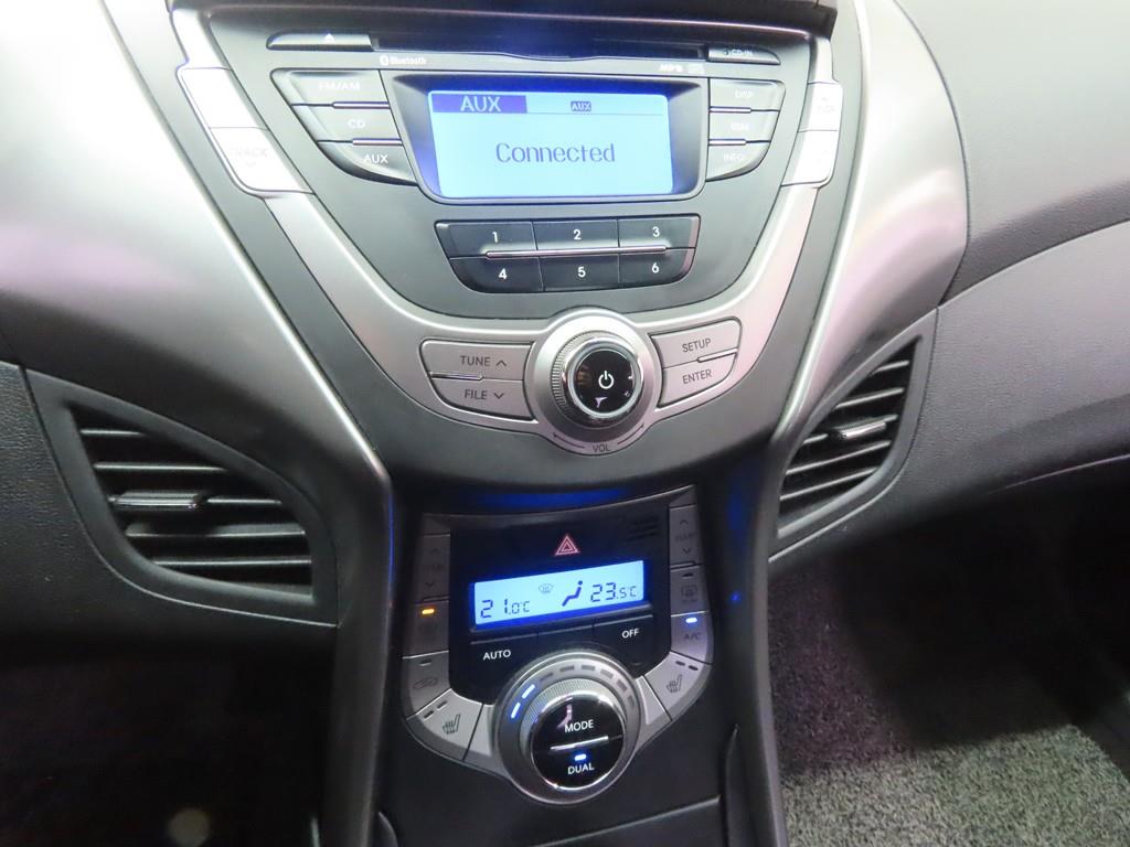 HYUNDAI Avante - Vista 12