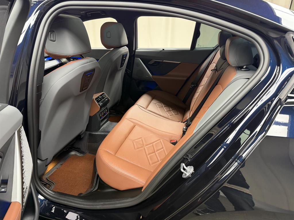 BMW 5 Series - Vista 11