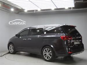 KIA Carnival - Vista 6