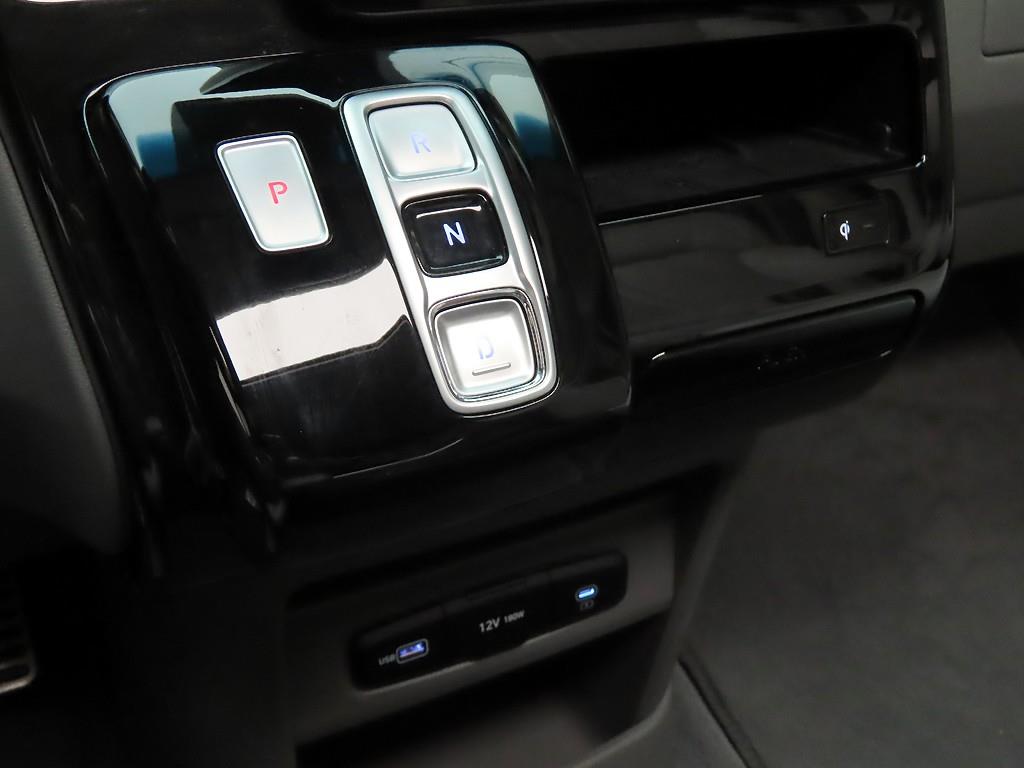 HYUNDAI Staria - Vista 10