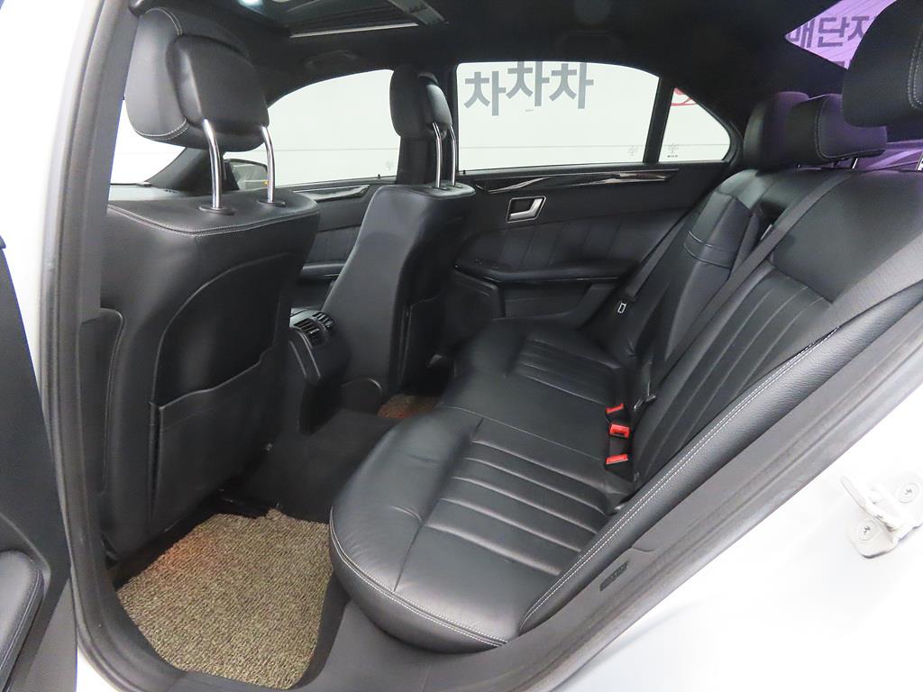 Mercedes Benz E class - Vista 6
