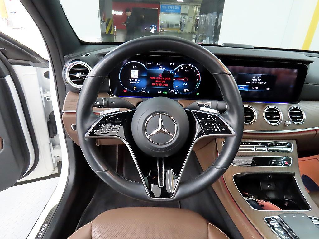 Mercedes Benz E class - Vista 9