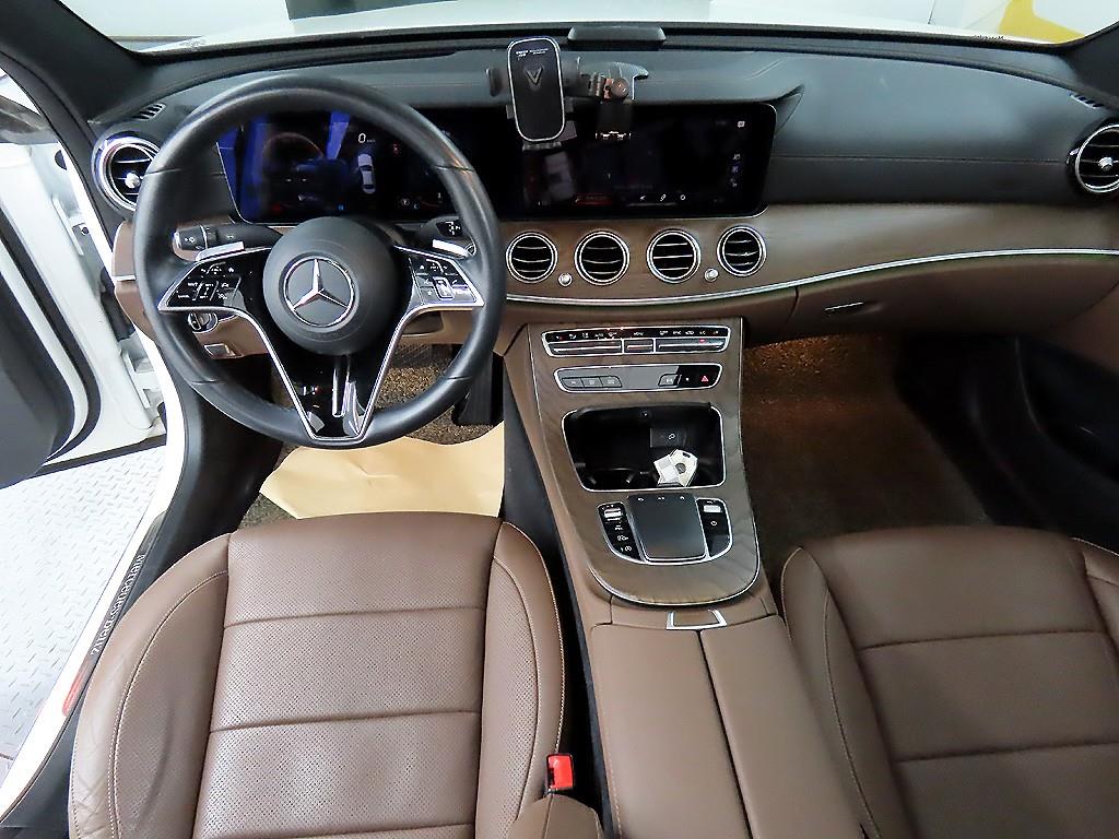 Mercedes Benz E class - Vista 7