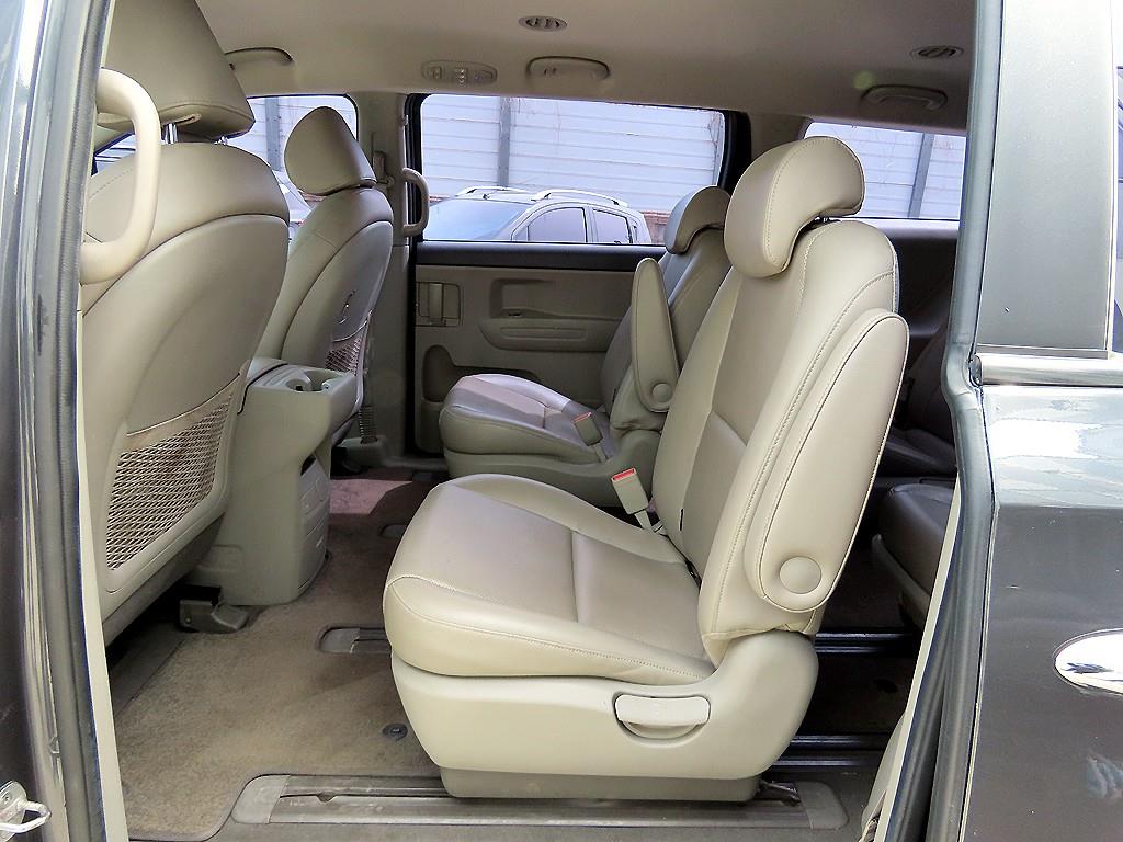 KIA Carnival - Vista 6