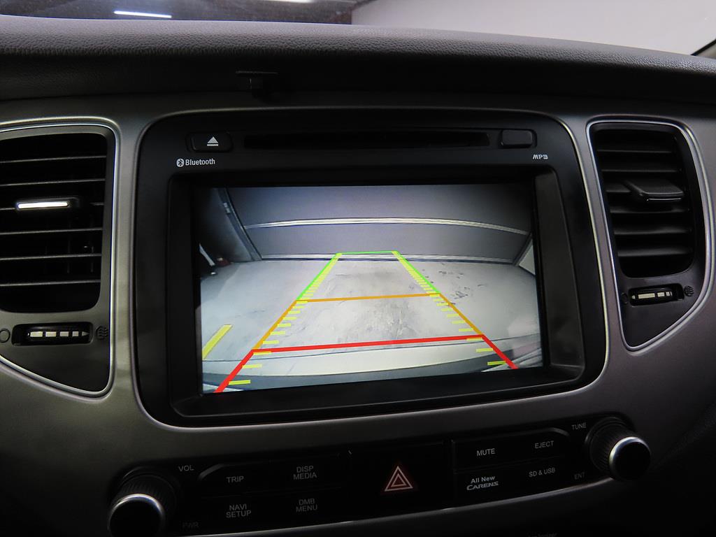 KIA Carens - Vista 11