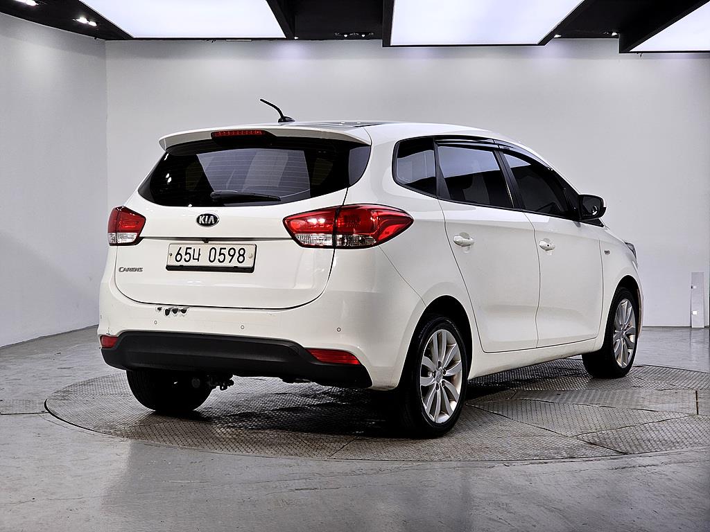 KIA Carens - Vista 4