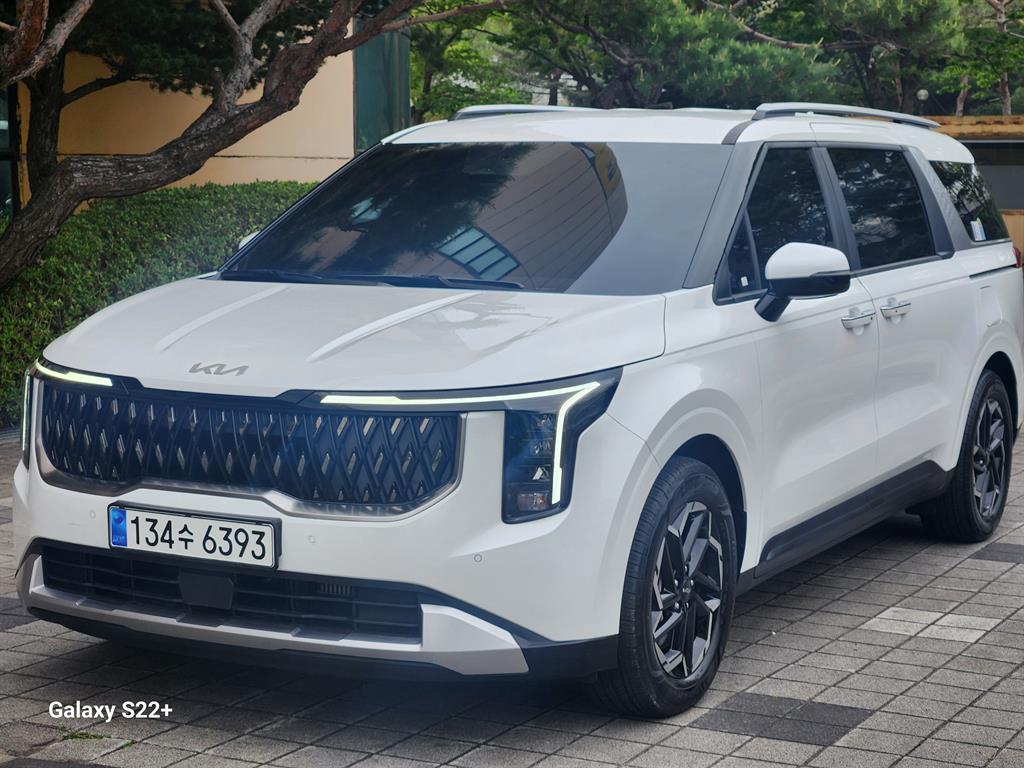 KIA Carnival 2025 Blanco - Importación desde Corea - HF Imports Iquique - Foto 1