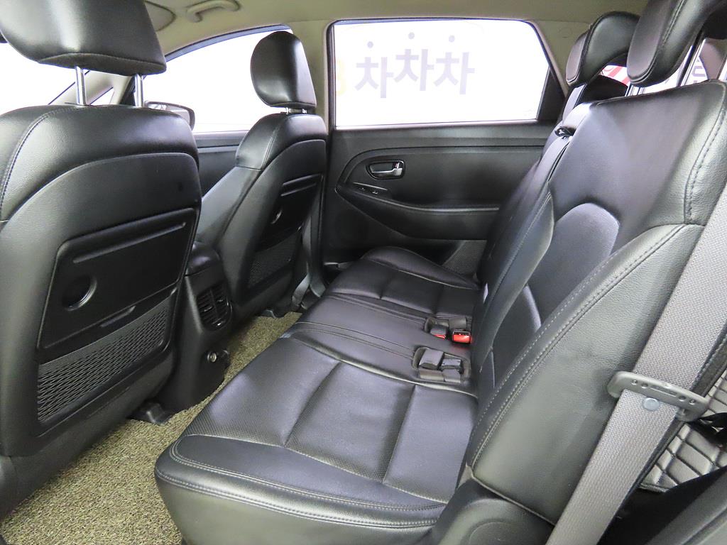 KIA Carens - Vista 6