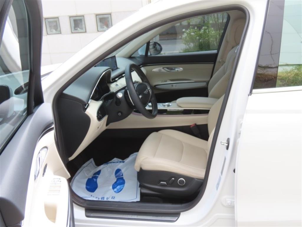 Genesis GV70 2023 Blanco - Importación desde Corea - HF Imports Iquique - Foto 13