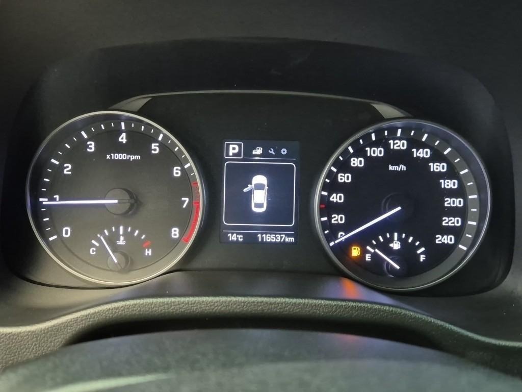 HYUNDAI Avante - Vista 6