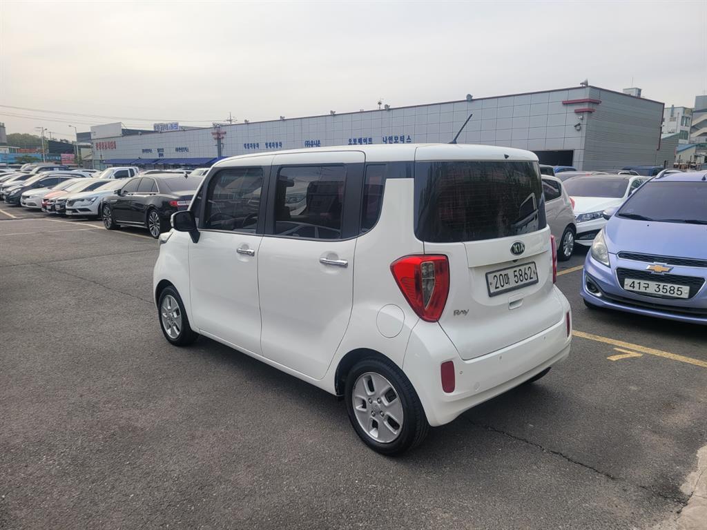 KIA Ray - Vista 4
