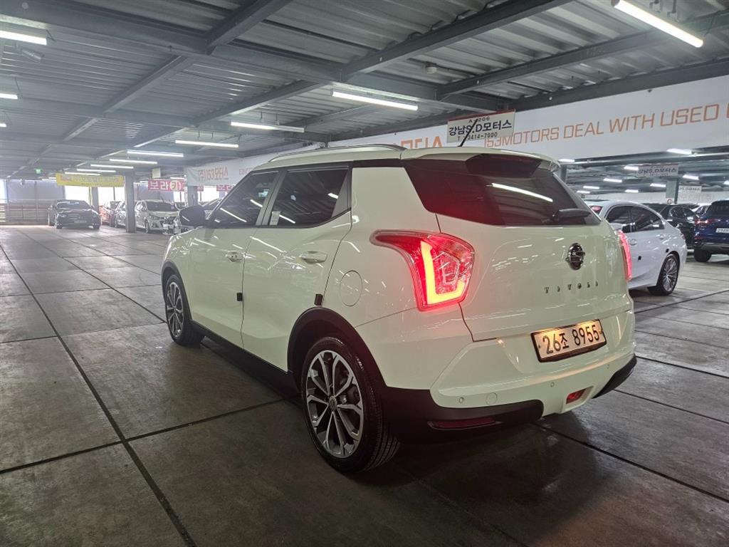 Ssangyong Tivoli - Vista 4