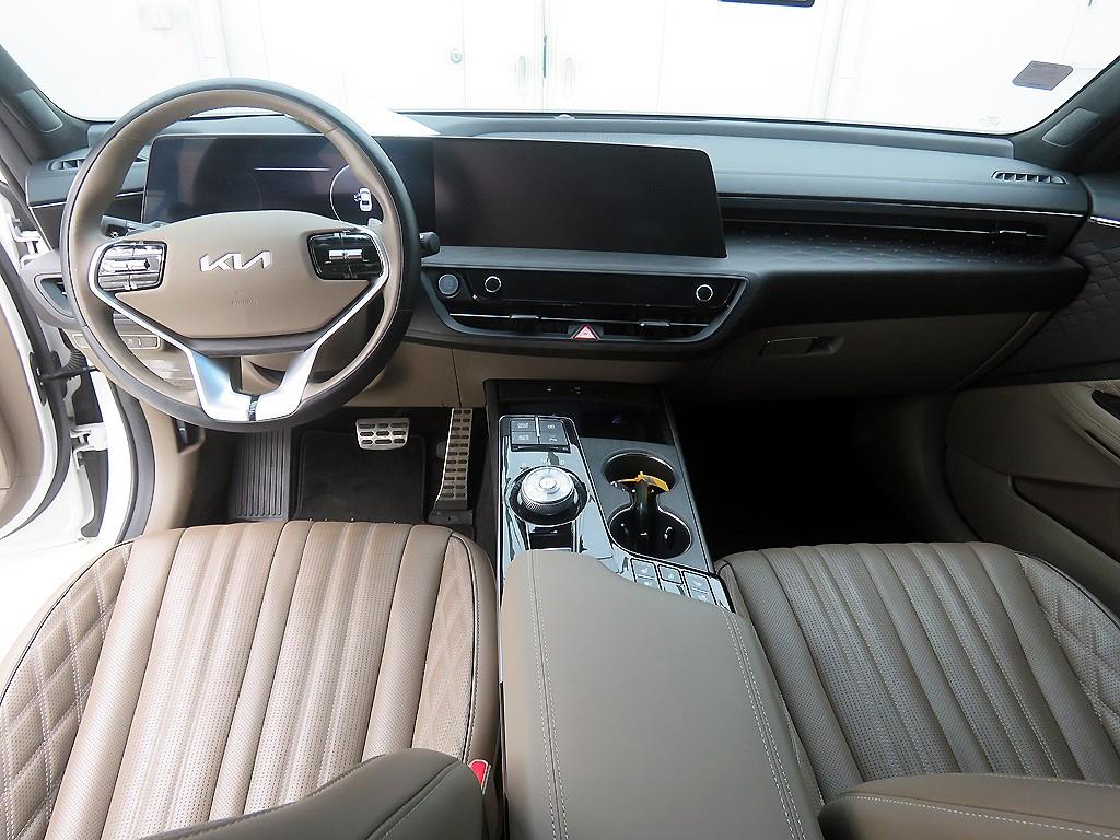 KIA K8 - Vista 8