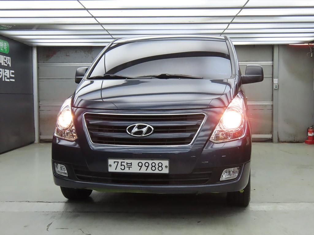 HYUNDAI Starex 2018 Azul - Importación desde Corea - HF Imports Iquique - Foto 1