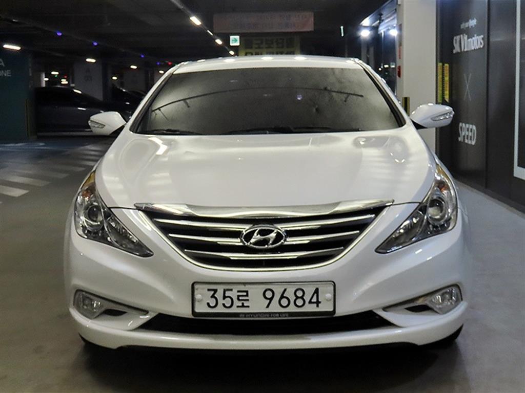 HYUNDAI Sonata - Vista 2