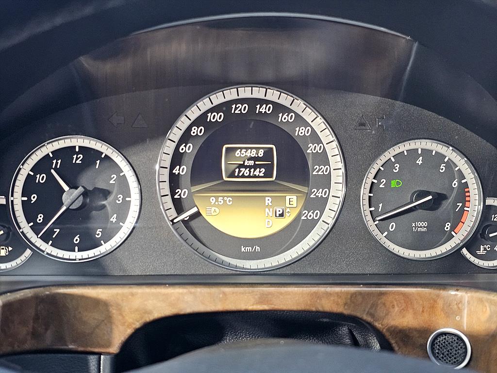 Mercedes Benz E class - Vista 7