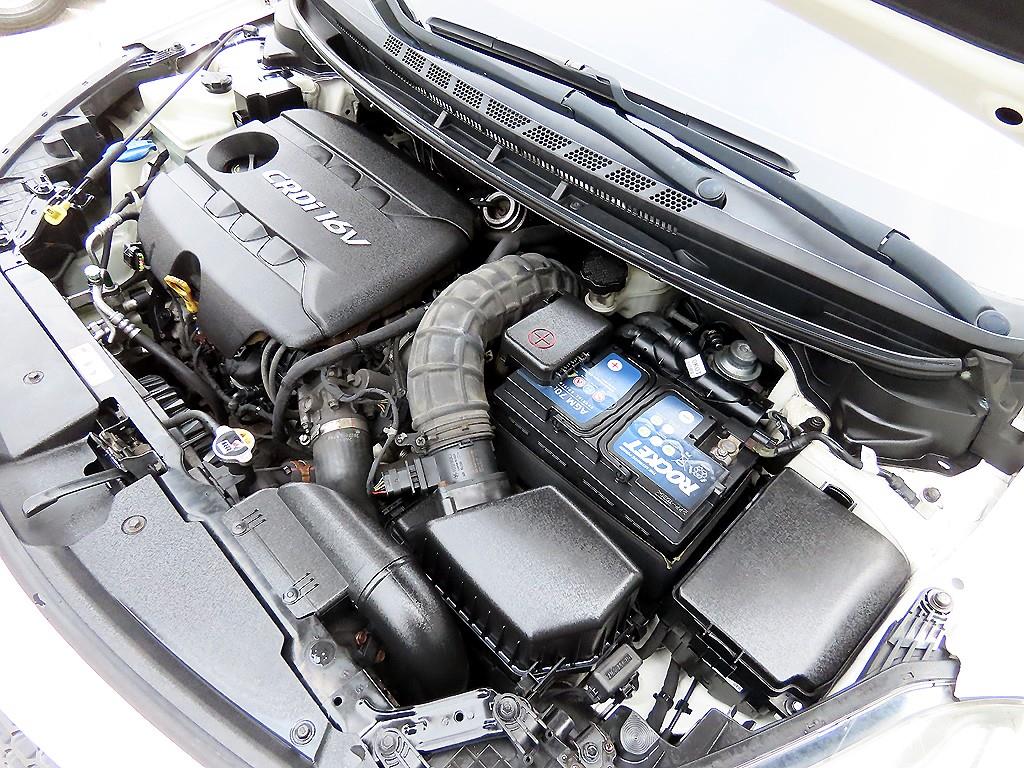 KIA K3 2015 Blanco - Importación desde Corea - HF Imports Iquique - Foto 16