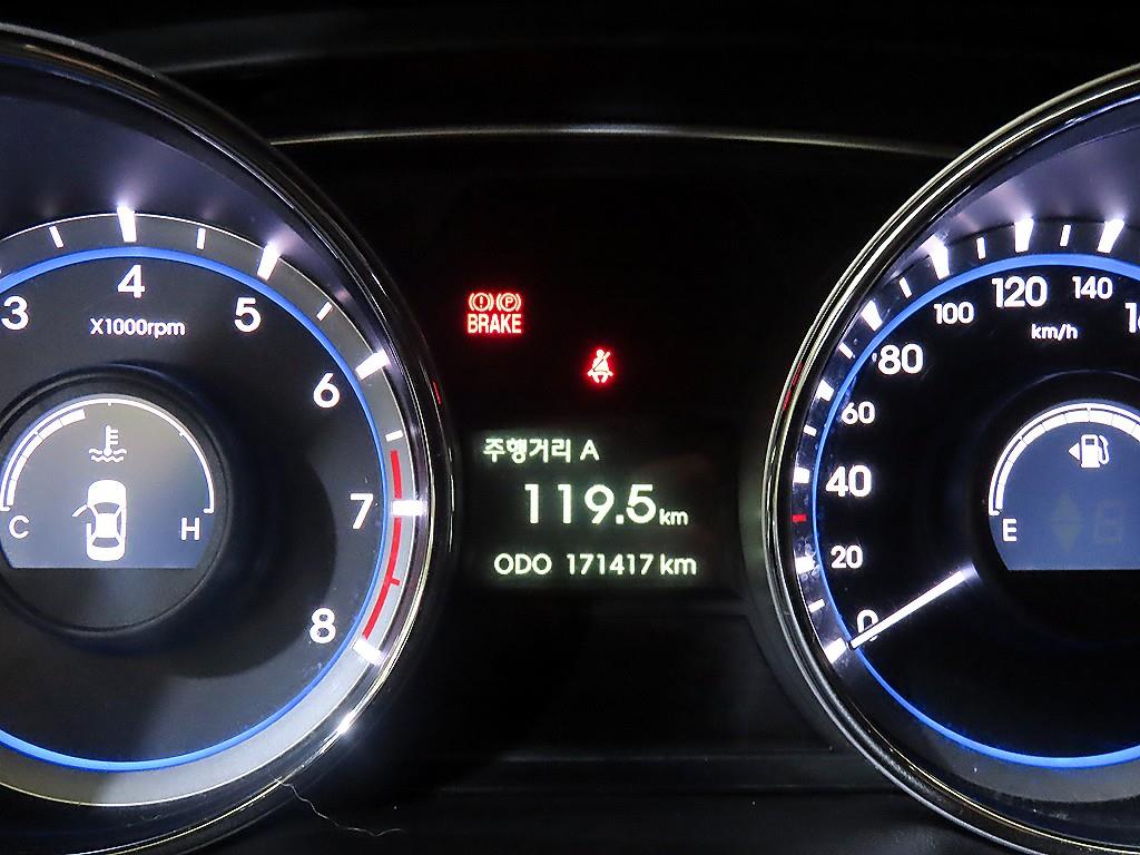 HYUNDAI Sonata - Vista 9