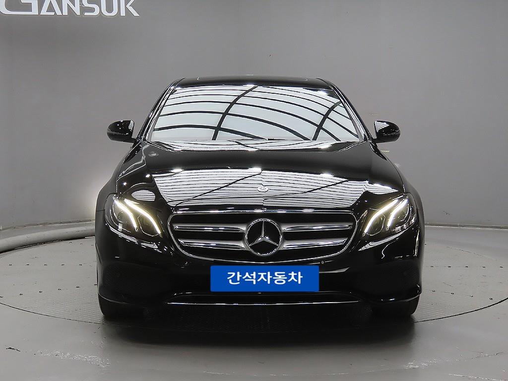 Mercedes Benz E class 2019 Negro - Importación desde Corea - HF Imports Iquique - Foto 1