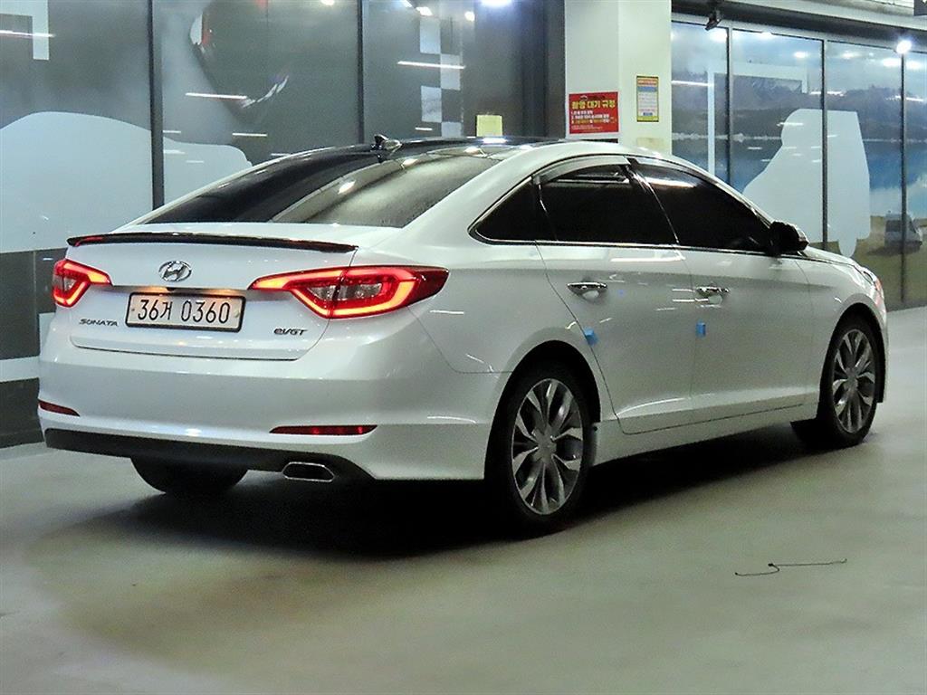 HYUNDAI Sonata - Vista 4