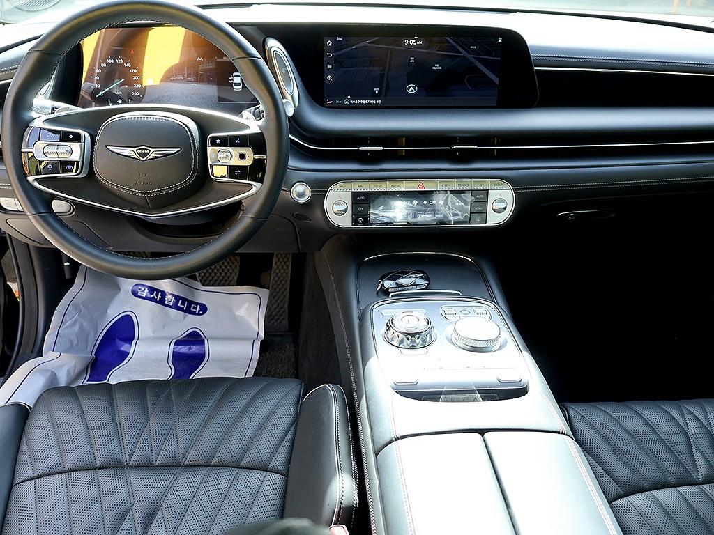 Genesis G90 - Vista 9