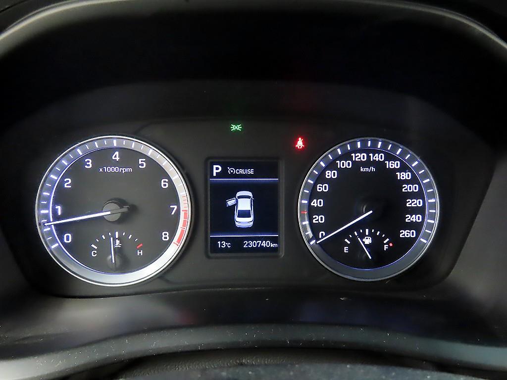 HYUNDAI Sonata - Vista 8