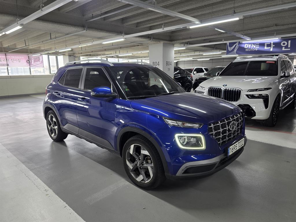 HYUNDAI Venue - Vista 3