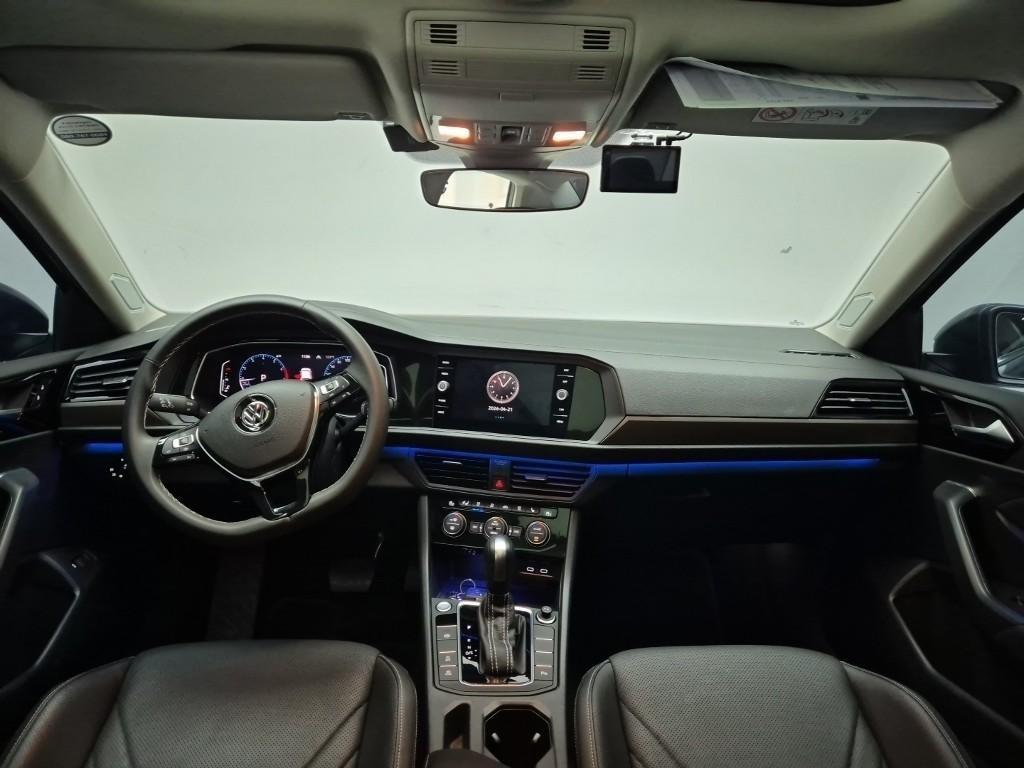 Volkswagen Jetta - Vista 6