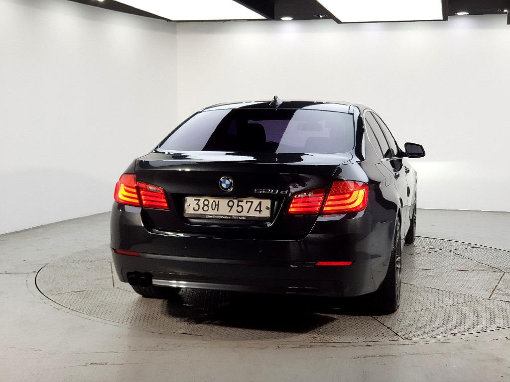 BMW 5 Series - Vista 3