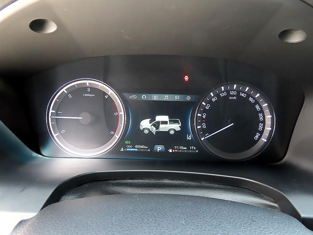 Ssangyong Rexton - Vista 9