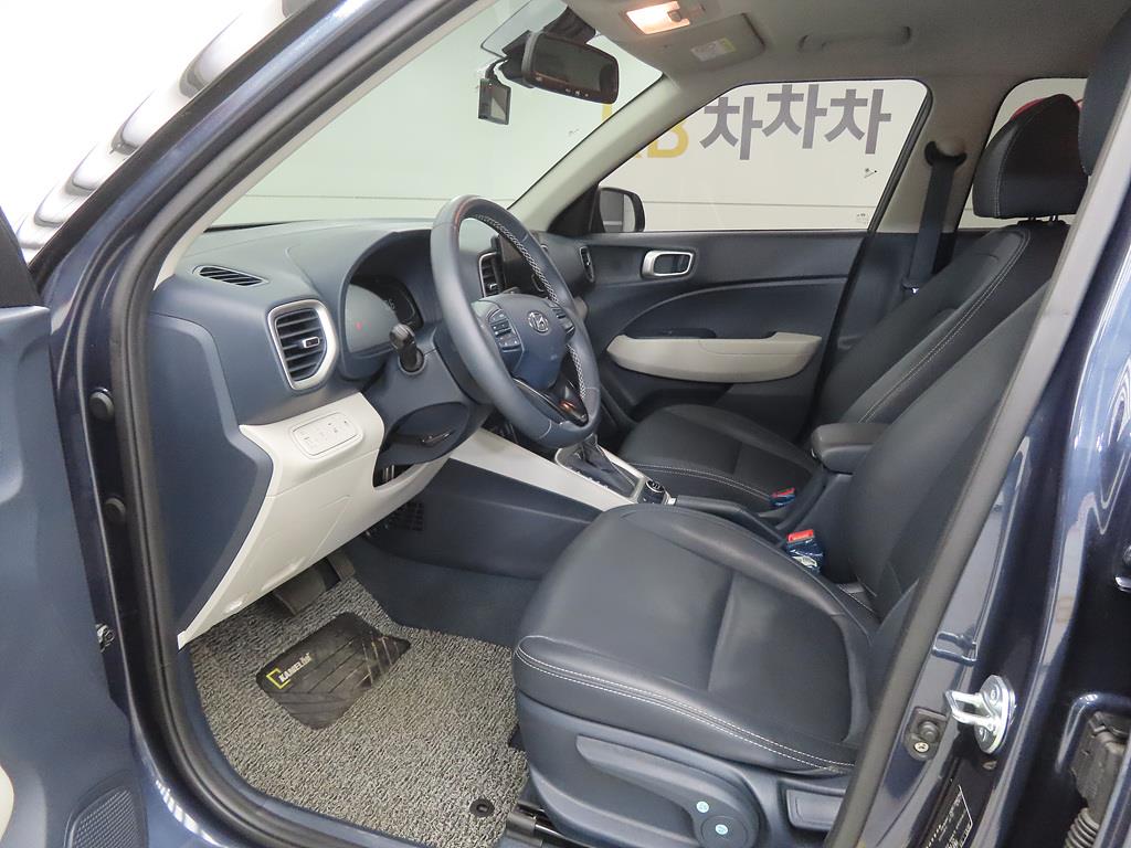 HYUNDAI Venue - Vista 5